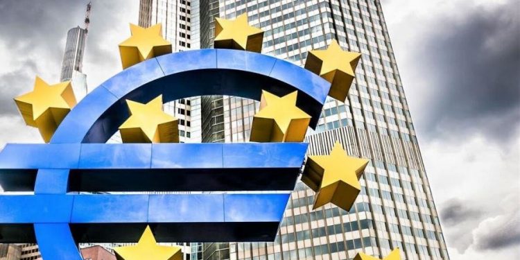 Bitcoin Fluctuates as European Central Bank Offers Cautious Tone on Monetary Policy Tightening