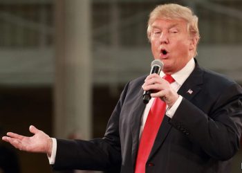 Trump Links GOP Control to Crypto Bill, Warns Impeachment