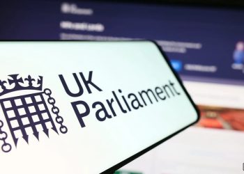 UK Lawmakers Warn AI Boom Outpaces Financial Regulators