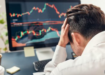 Bitcoin is stuck… and tension’s building