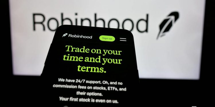 Robinhood Drops as Q4 Misses and Crypto Revenue Falls